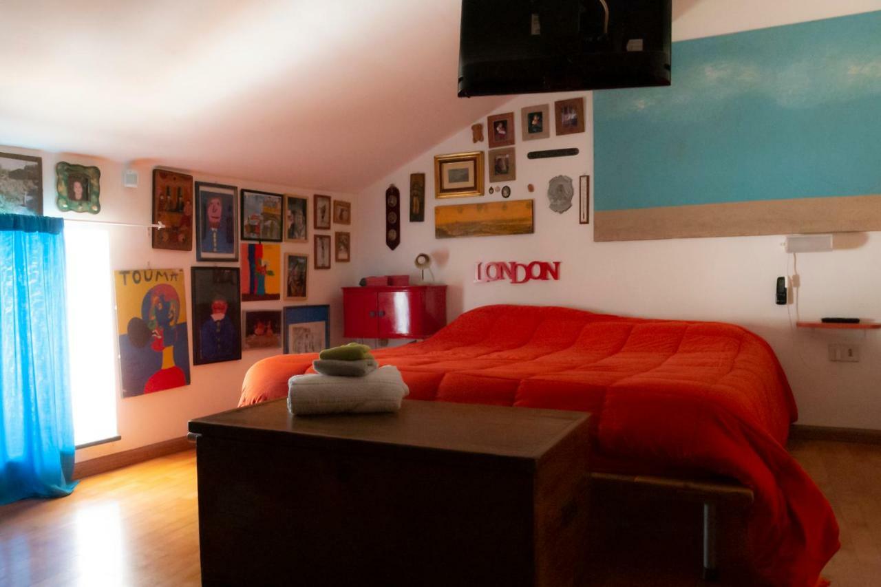 Le Casette Nel Borgo Hotel Acireale Buitenkant foto